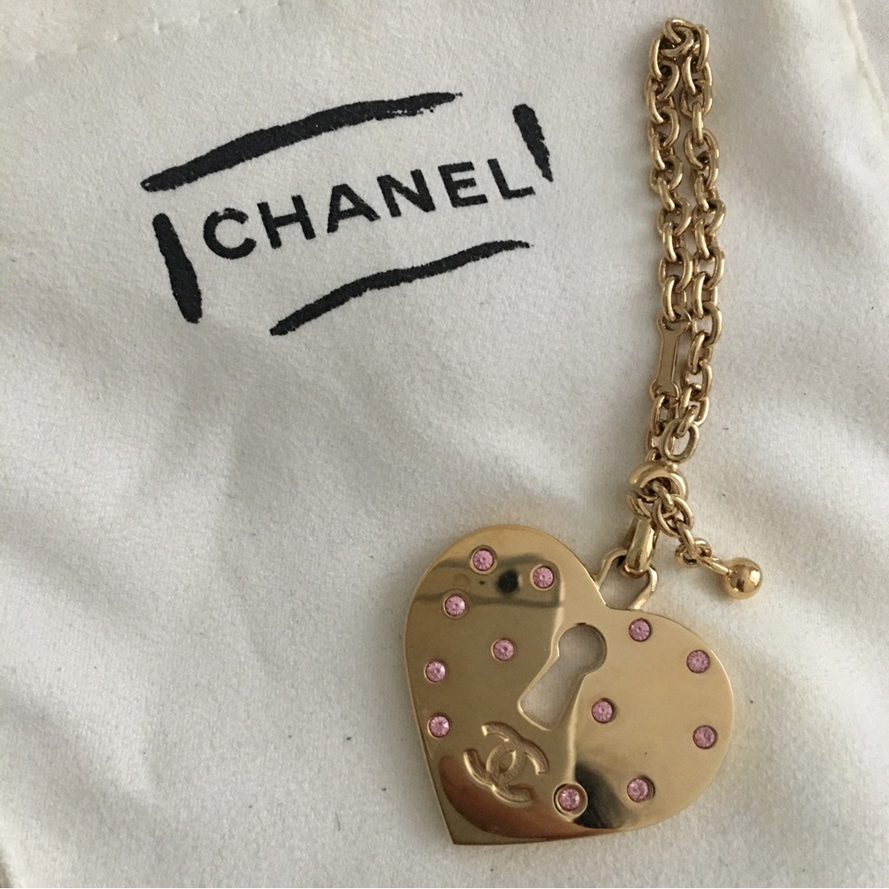 Authentic vintage Chanel rhinestone- heart key chain